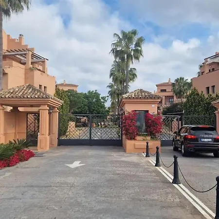 Flamenco Rose Apartment